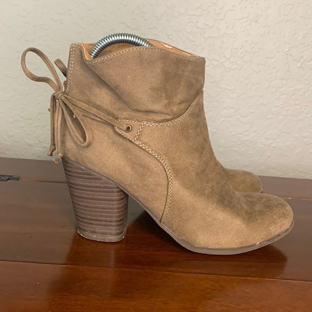 Shoe dazzle Lolis brown ankle booties size 8‎